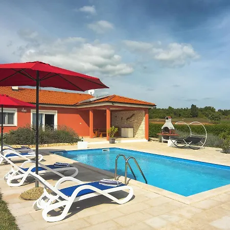 With Pool 1 Km From The Vila *