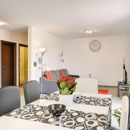 With Pool 1 Km From The Vila *